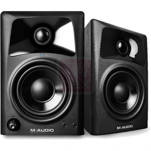 M-Audio AV 32 monitors